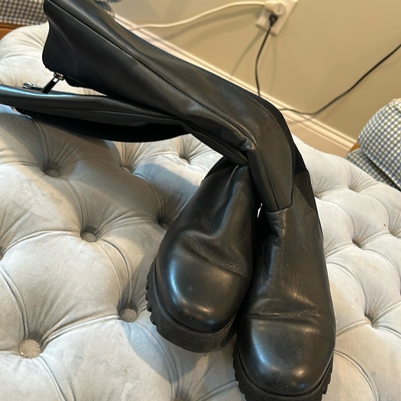 Donald J Pliner zip up boots - Picture 1 of 3